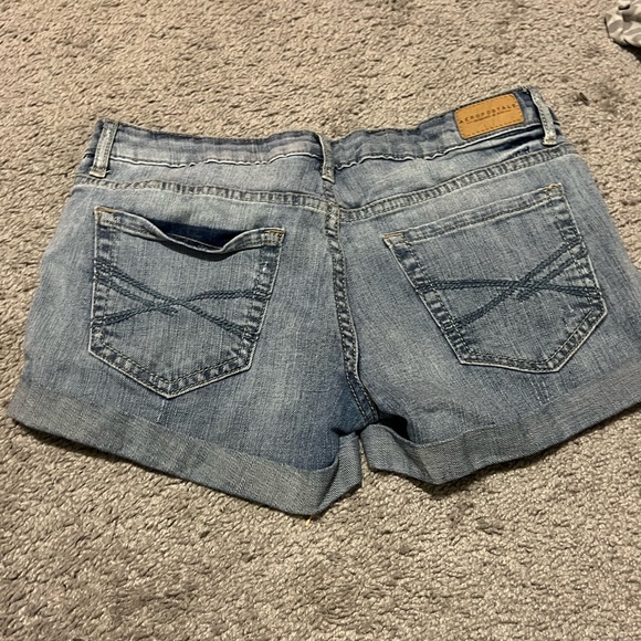 Light wash Aeropostale midi shorts - Picture 4 of 7